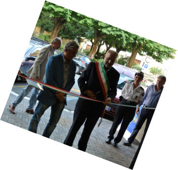 Ribbon-cutting with the Mayor